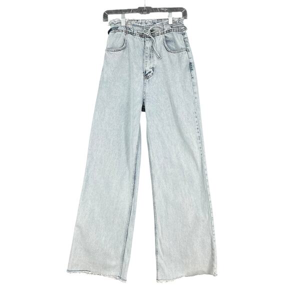 ELITE PINK Light Wash Paperbag Waist Drawstring Frayed Hem Wide Leg Jean Size 29 - Picture 1 of 7